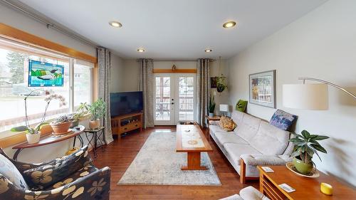 32 Mt Trinity Avenue, Fernie, BC - Indoor Photo Showing Living Room
