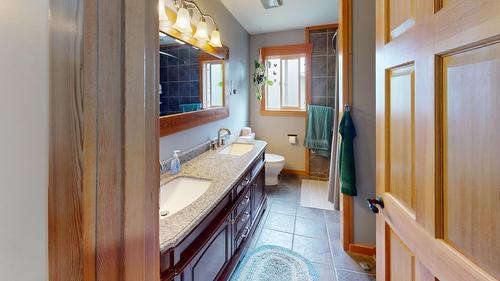 32 Mt Trinity Avenue, Fernie, BC - Indoor Photo Showing Bathroom