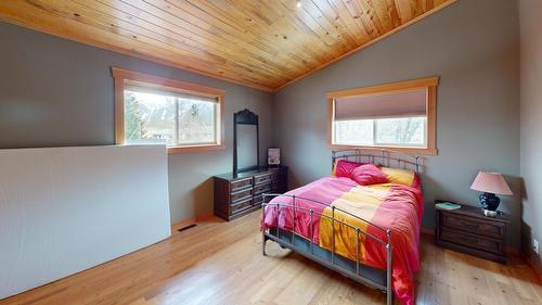 32 Mt Trinity Avenue, Fernie, BC - Indoor Photo Showing Bedroom