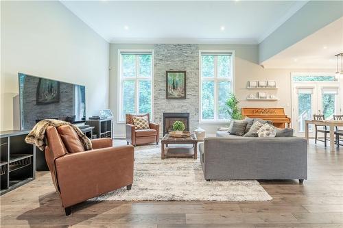 374 Woodworth Drive W, Hamilton, ON - Indoor Photo Showing Living Room With Fireplace
