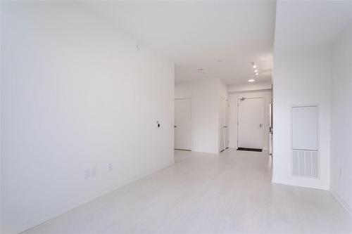415 Main Street W|Unit #206, Hamilton, ON - Indoor Photo Showing Other Room