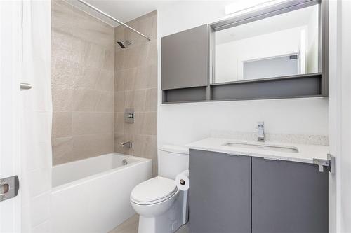 415 Main Street W|Unit #206, Hamilton, ON - Indoor Photo Showing Bathroom