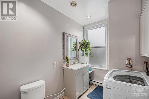 2-Bedroom Apartment - 60-62 Barrette Street, Ottawa, ON - Indoor Photo Showing Laundry Room