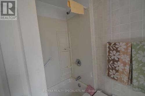 1010 Larix Lane, Dysart Et Al, ON - Indoor Photo Showing Bathroom