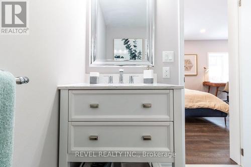 3 - 56 Charlton Avenue W, Hamilton, ON - Indoor Photo Showing Bathroom