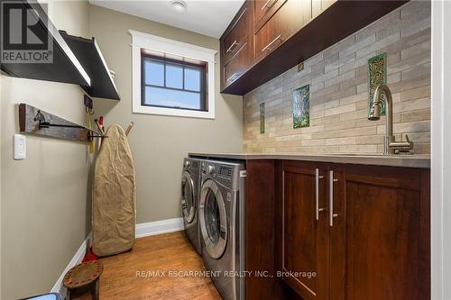 331 Russ Rd, Grimsby, ON - Indoor Photo Showing Laundry Room
