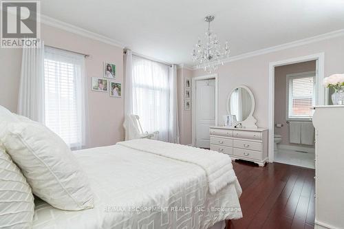 2 Donnici Drive, Hamilton, ON - Indoor Photo Showing Bedroom