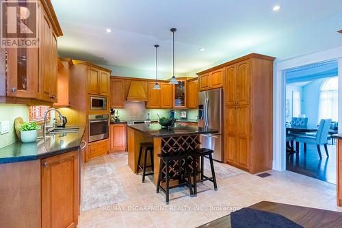2 Donnici Drive, Hamilton, ON - Indoor Photo Showing Kitchen With Stainless Steel Kitchen