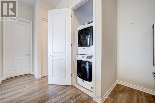 511 - 150 Oak Park Boulevard, Oakville, ON - Indoor Photo Showing Laundry Room