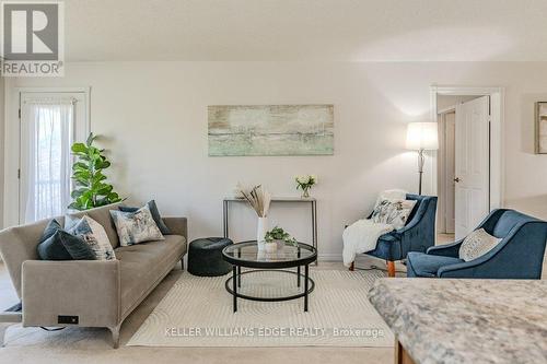 57 - 3050 Pinemeadow Drive, Burlington, ON - Indoor Photo Showing Living Room