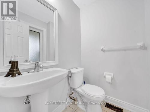 56 Hood Cres, Brampton, ON - Indoor Photo Showing Bathroom