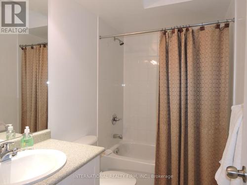 24 - 5035 Oscar Peterson Boulevard, Mississauga, ON - Indoor Photo Showing Bathroom