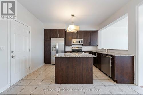 103 Kendall Drive, Milton, ON - Indoor Photo Showing Kitchen