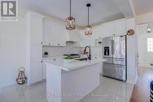 14 Oxendon Rd, Brampton, ON - Indoor Photo Showing Kitchen