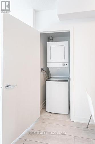#A404 -3210 Dakota Common, Burlington, ON - Indoor Photo Showing Laundry Room