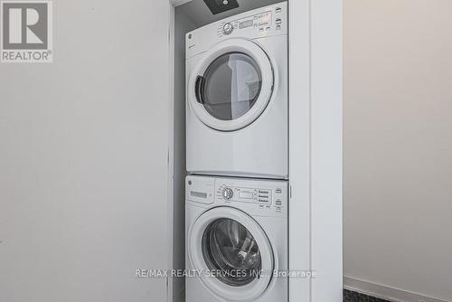 #Ph2 -2220 Lakeshore Blvd, Toronto, ON - Indoor Photo Showing Laundry Room