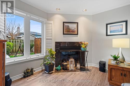 #32 -67 Linwell Rd, St. Catharines, ON - Indoor With Fireplace