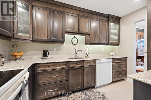 #32 -67 Linwell Rd, St. Catharines, ON - Indoor Photo Showing Kitchen