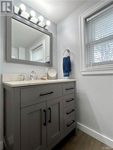 379 Water Street, Miramichi, NB - Indoor Photo Showing Bathroom