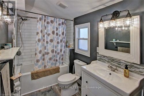 335D George Street, Central Elgin, ON - Indoor Photo Showing Bathroom