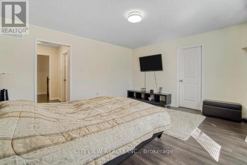 8046 Buckeye Crescent N, Niagara Falls, ON - Indoor Photo Showing Bedroom