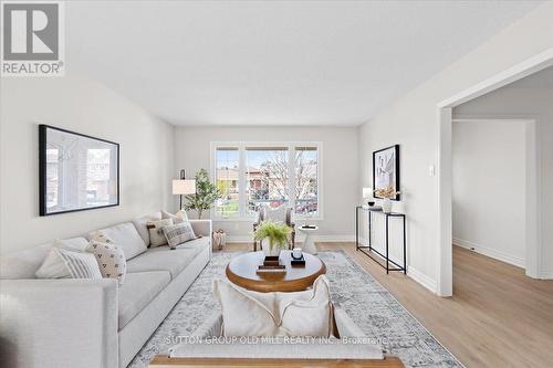 37 Brandy Crescent, Vaughan, ON - Indoor Photo Showing Living Room