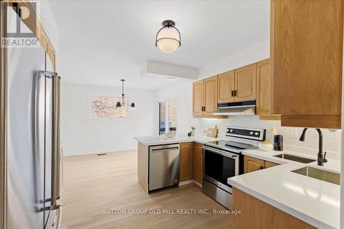 37 Brandy Crescent, Vaughan, ON - Indoor Photo Showing Kitchen With Stainless Steel Kitchen With Double Sink