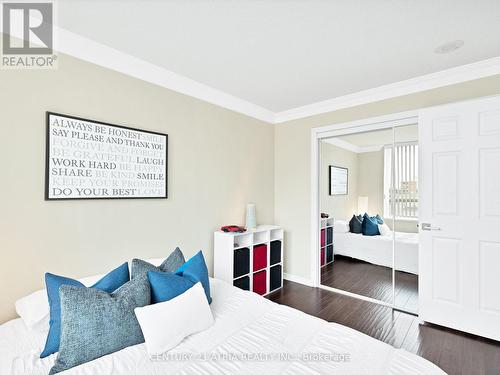 102 - 23 Oneida Crescent, Richmond Hill, ON - Indoor Photo Showing Bedroom