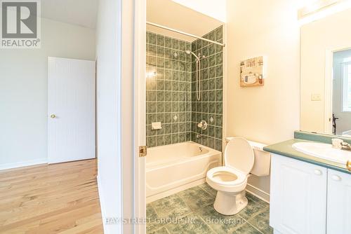 645 Carlton Rd, Markham, ON - Indoor Photo Showing Bathroom