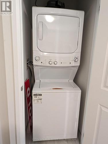 #68 -2 Willow St, Brant, ON - Indoor Photo Showing Laundry Room