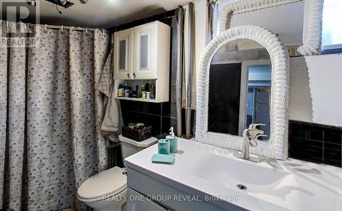 1519 River Road W, Wasaga Beach, ON - Indoor Photo Showing Bathroom