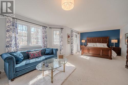 21 Crimson Ridge Rd, Barrie, ON - Indoor Photo Showing Living Room