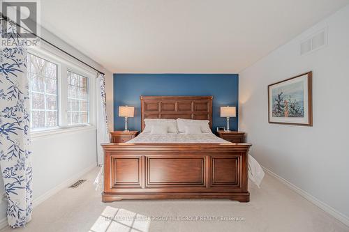 21 Crimson Ridge Rd, Barrie, ON - Indoor Photo Showing Bedroom