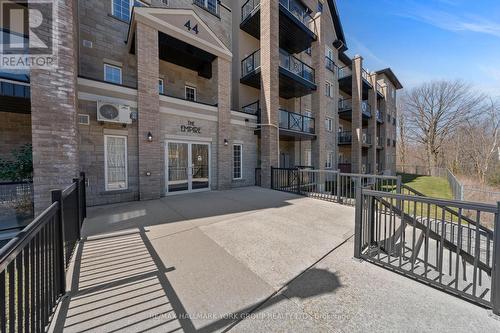 #406 -44 Ferndale Dr S, Barrie, ON - Outdoor With Balcony