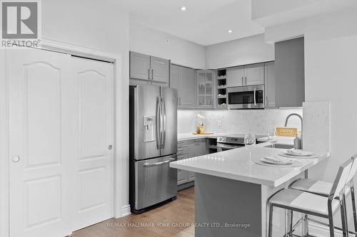 #406 -44 Ferndale Dr S, Barrie, ON - Indoor Photo Showing Kitchen With Stainless Steel Kitchen With Upgraded Kitchen