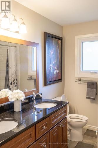 66 Second Street, Orillia, ON - Indoor Photo Showing Bathroom