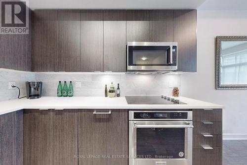 #736 -38 Iannuzzi St, Toronto, ON - Indoor Photo Showing Kitchen With Upgraded Kitchen