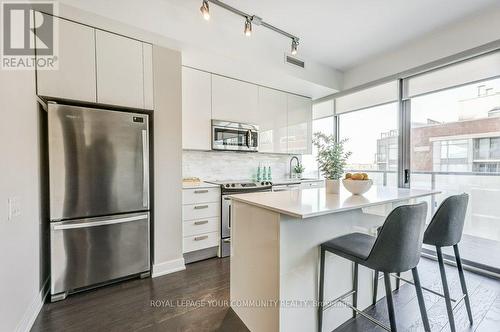 #1105 -1815 Yonge St, Toronto, ON - Indoor Photo Showing Kitchen With Stainless Steel Kitchen With Upgraded Kitchen
