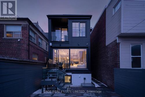 348A Crawford St, Toronto, ON - Outdoor