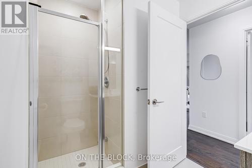 #2922 -275 Village Green Sq, Toronto, ON - Indoor Photo Showing Bathroom