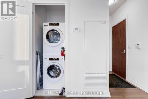 2922 - 275 Village Green Square, Toronto, ON - Indoor Photo Showing Laundry Room