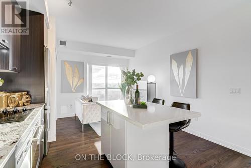 #2922 -275 Village Green Sq, Toronto, ON - Indoor Photo Showing Kitchen With Upgraded Kitchen