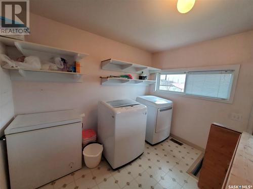 4574 Price Avenue, Gull Lake, SK - Indoor Photo Showing Laundry Room