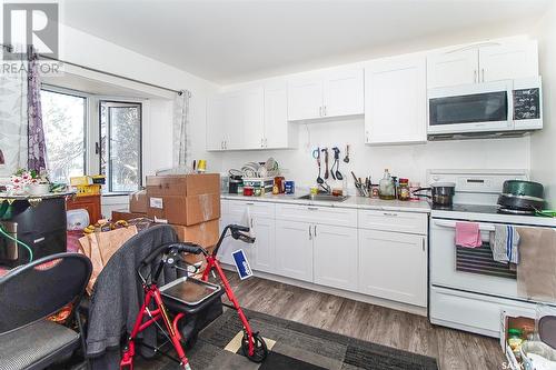 33 Mcnabb Crescent, Regina, SK - Indoor Photo Showing Kitchen