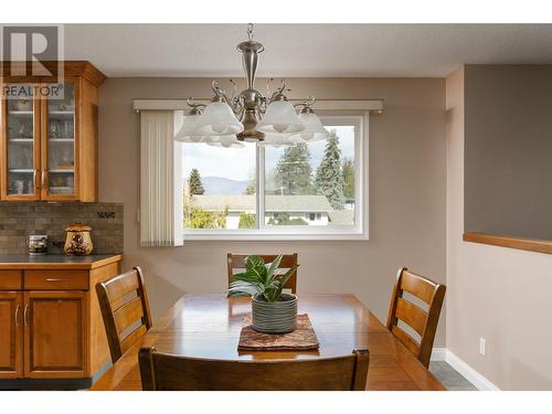 4447 Pinegrove Road, Kelowna, BC - Indoor Photo Showing Dining Room