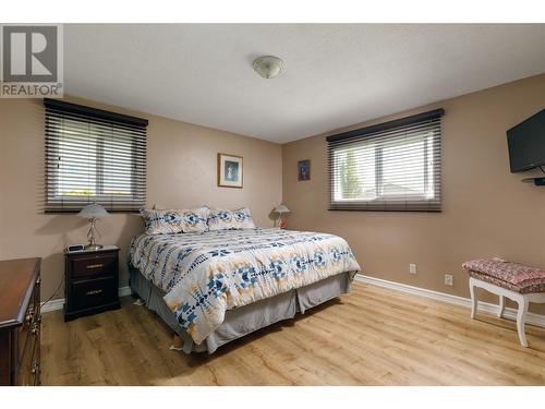 4447 Pinegrove Road, Kelowna, BC - Indoor Photo Showing Bedroom