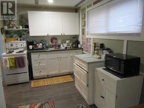 1288 20Th Avenue, Prince George, BC - Indoor Photo Showing Kitchen