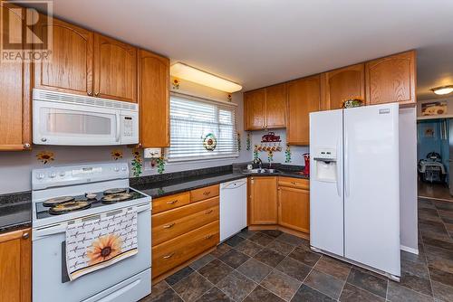 599 Burden Street, Prince George, BC - Indoor Photo Showing Kitchen