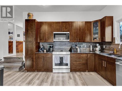 1380 Orion Road, Prince George, BC - Indoor Photo Showing Kitchen With Double Sink