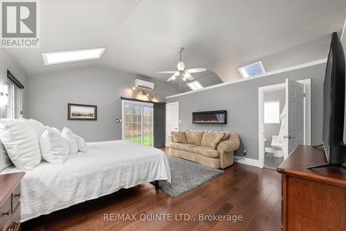 106 Halloway Road, Quinte West, ON - Indoor Photo Showing Bedroom